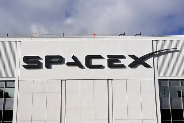 depositphotos_857722426-stock-photo-hawthorne-county-california-november-2025